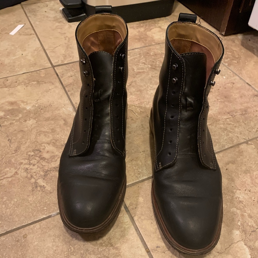 Clark’s genuine leather men dress boots 11.5